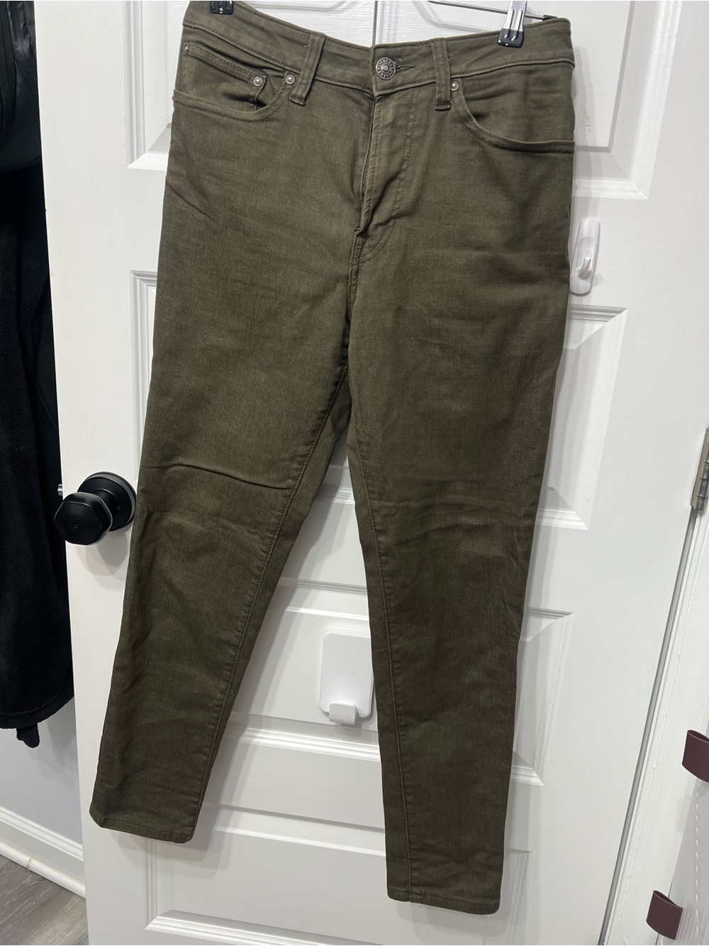 Express Men's Skinny Fit Jeans in Olive